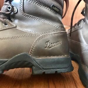 *KATHY R** DANNER BOOTS SZ 8 for repurchase